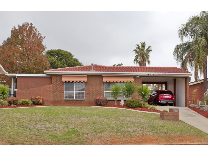 301 Desmond Street, Lavington NSW 2641
