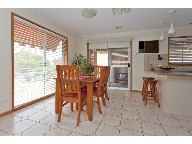 301 Desmond Street, Lavington NSW 2641