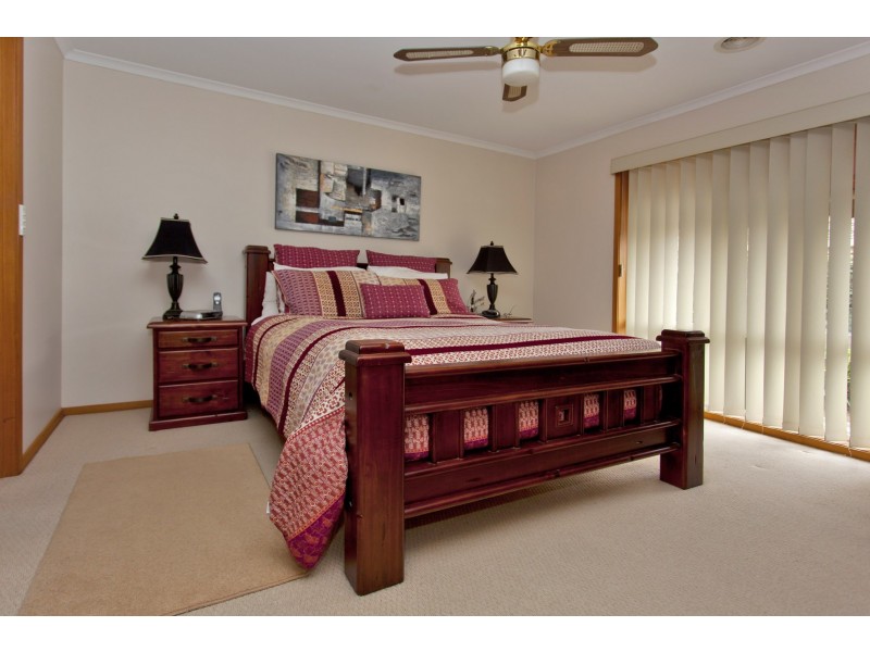 301 Desmond Street, Lavington NSW 2641