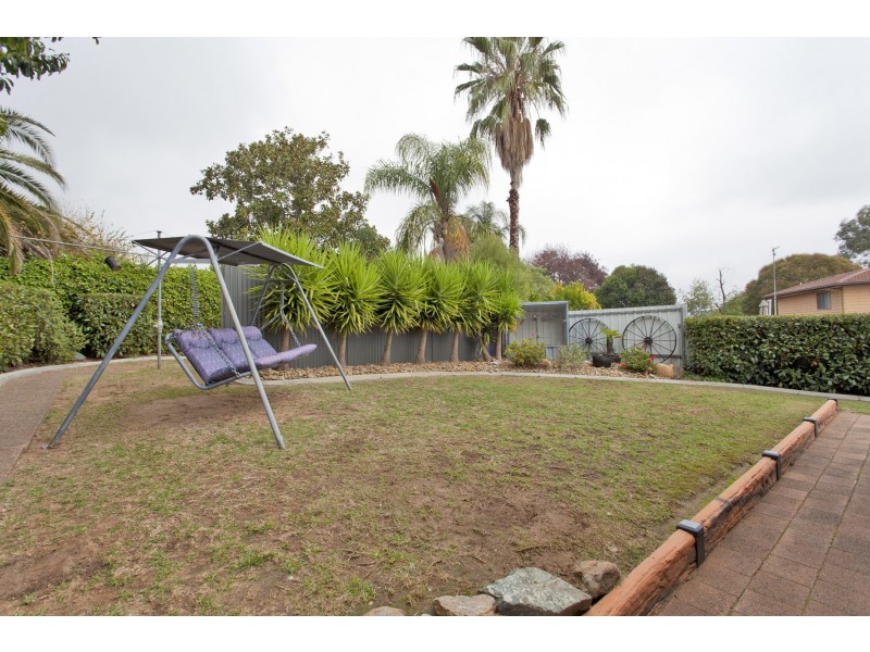 301 Desmond Street, Lavington NSW 2641