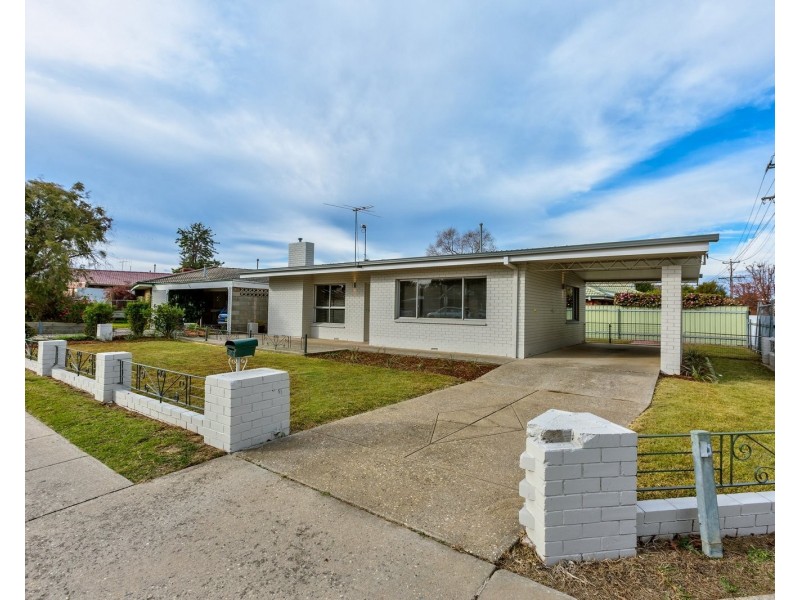 378 Prune Street, Lavington NSW 2641