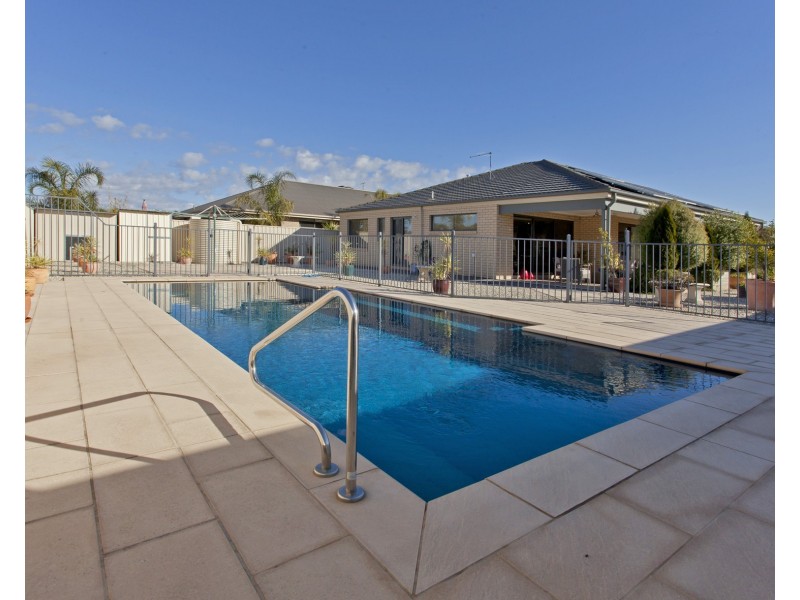 223 Rivergum Drive, East Albury NSW 2640