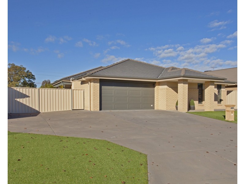 223 Rivergum Drive, East Albury NSW 2640