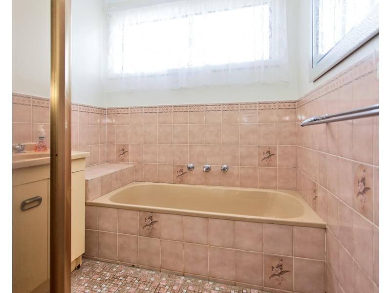 480 Ashford Street, Lavington NSW 2641