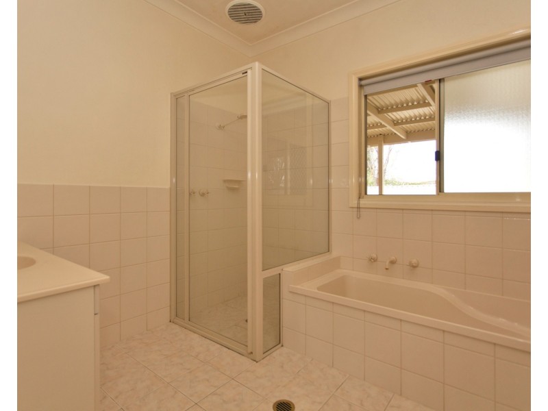 1/394 Tarakan Avenue, North Albury NSW 2640