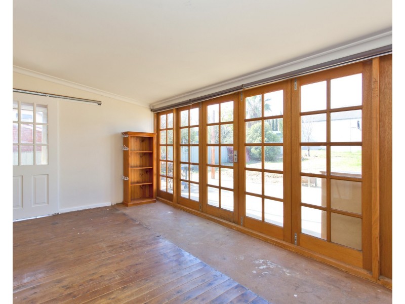 566 Schubach Street, East Albury NSW 2640