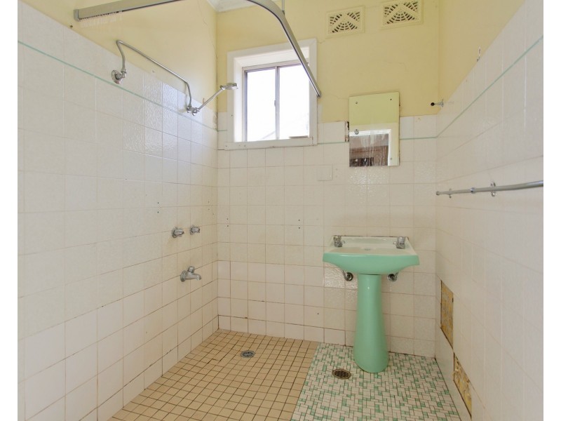 566 Schubach Street, East Albury NSW 2640