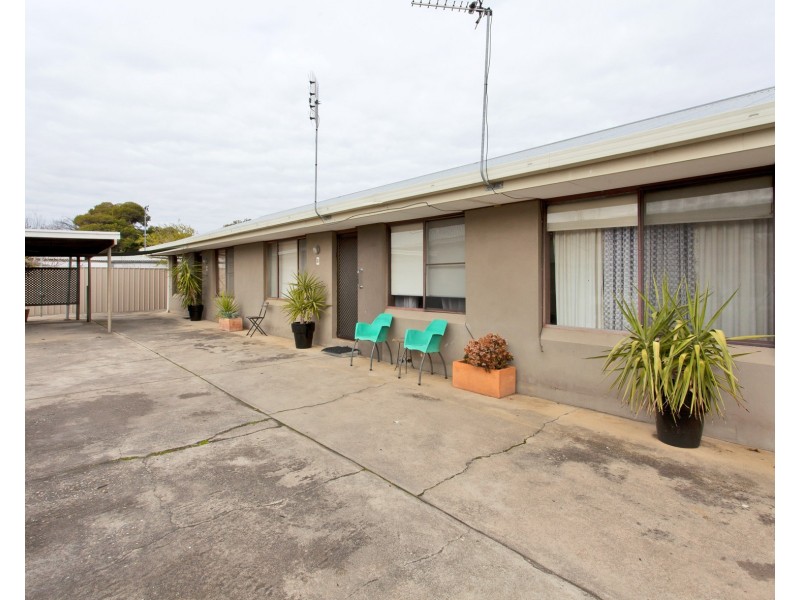 2/462 Parnall Street, Lavington NSW 2641