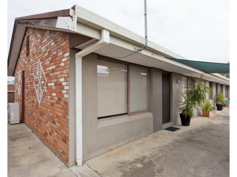 2/462 Parnall Street, Lavington NSW 2641