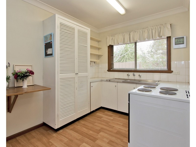 2/462 Parnall Street, Lavington NSW 2641
