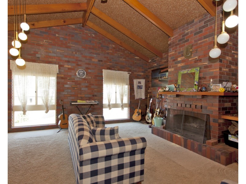 700 Pearsall Street, Hamilton Valley NSW 2641