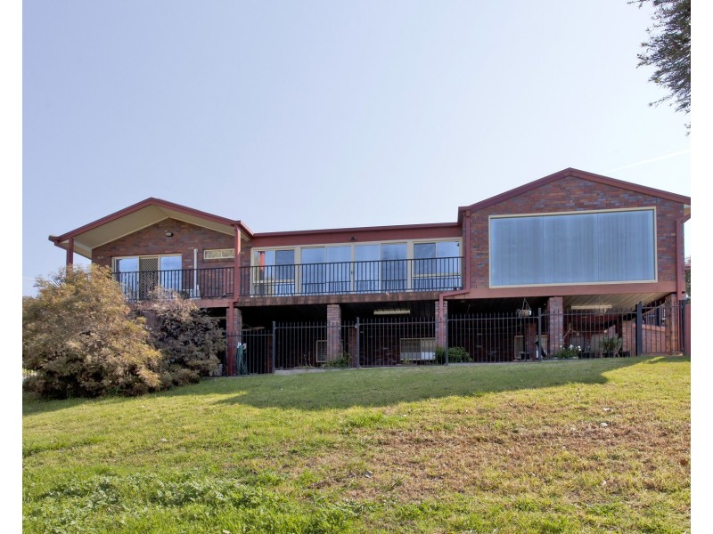 700 Pearsall Street, Hamilton Valley NSW 2641