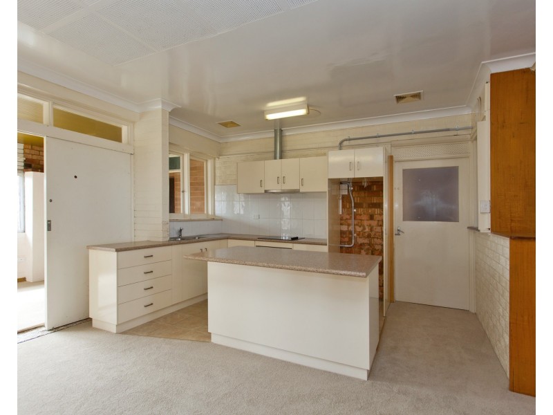 276 Highview Crescent, Lavington NSW 2641