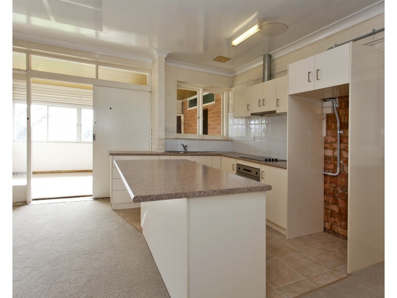 276 Highview Crescent, Lavington NSW 2641