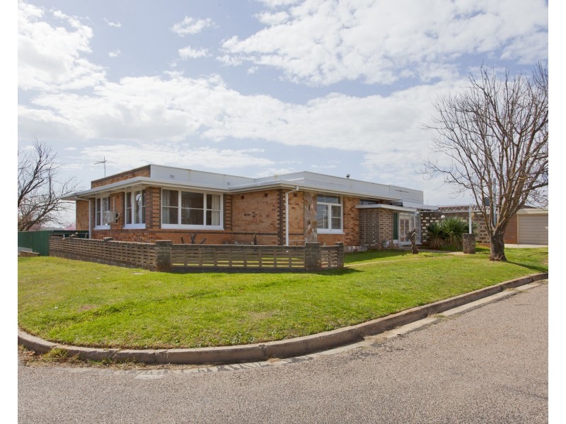 276 Highview Crescent, Lavington NSW 2641