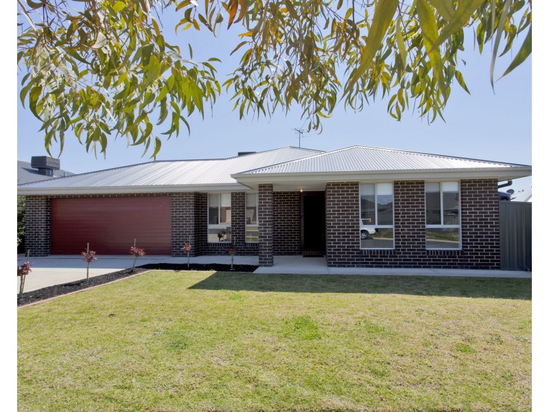 26 Wellington Drive, Thurgoona NSW 2640