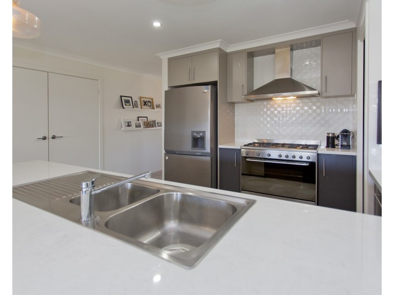 26 Wellington Drive, Thurgoona NSW 2640