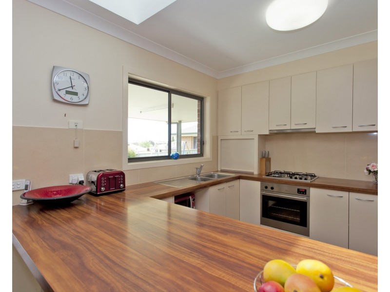 38 Dunne Cresent, Thurgoona NSW 2640