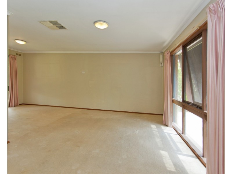 20 St Andrews Circuit, Thurgoona NSW 2640