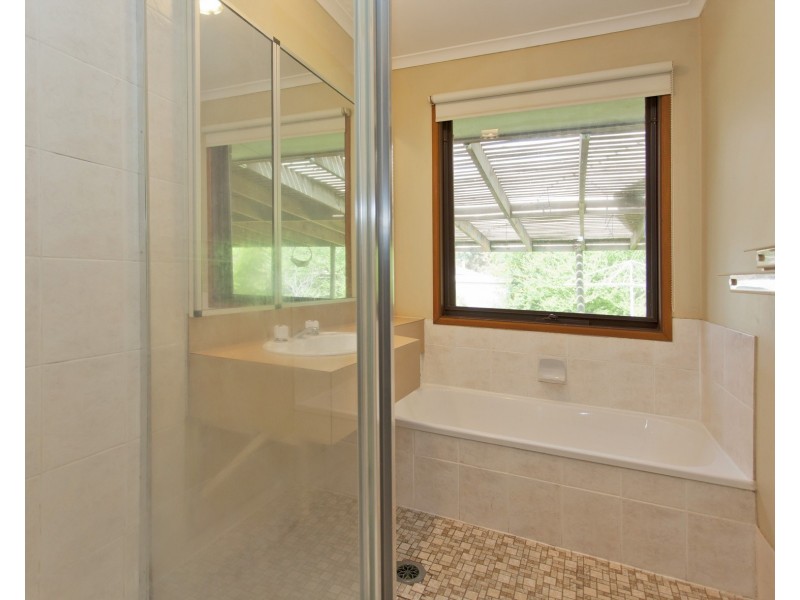 20 St Andrews Circuit, Thurgoona NSW 2640