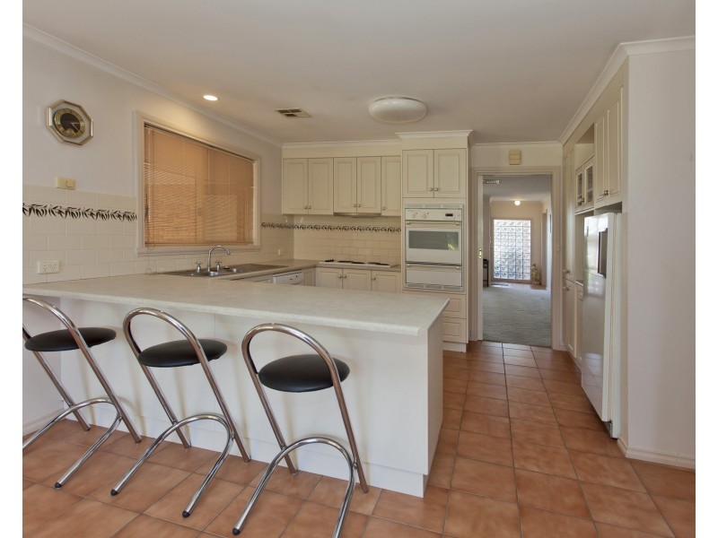 3 Owen Court, Lavington NSW 2641