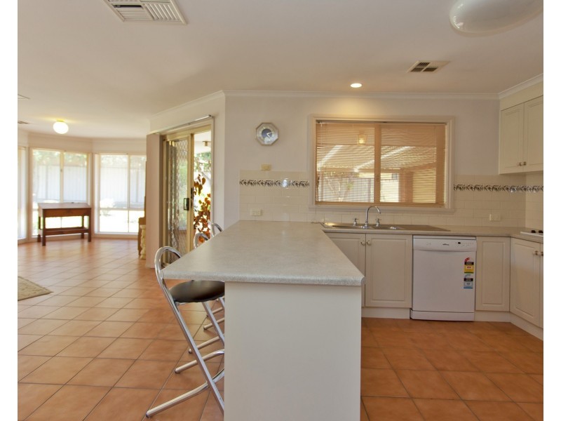 3 Owen Court, Lavington NSW 2641