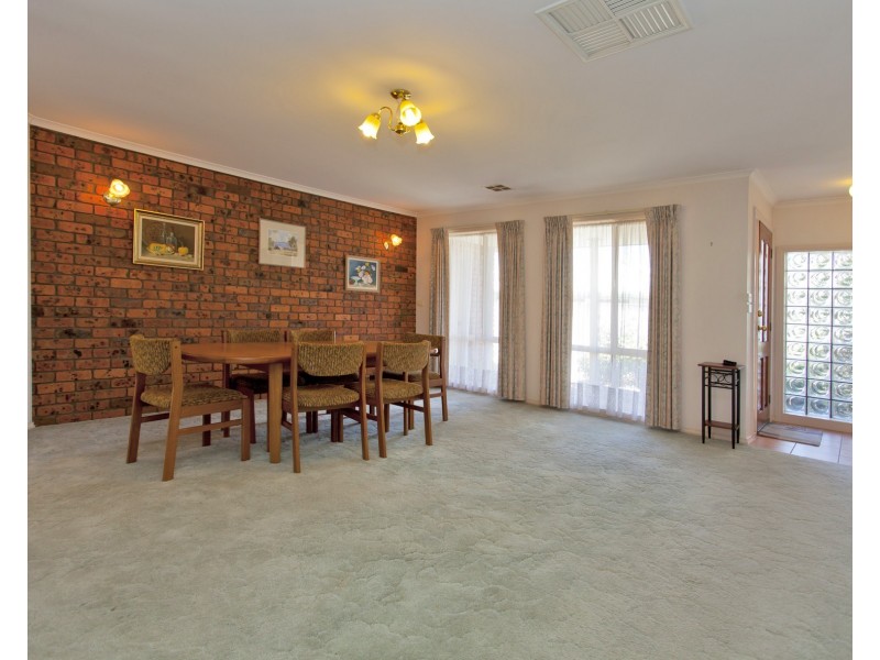 3 Owen Court, Lavington NSW 2641