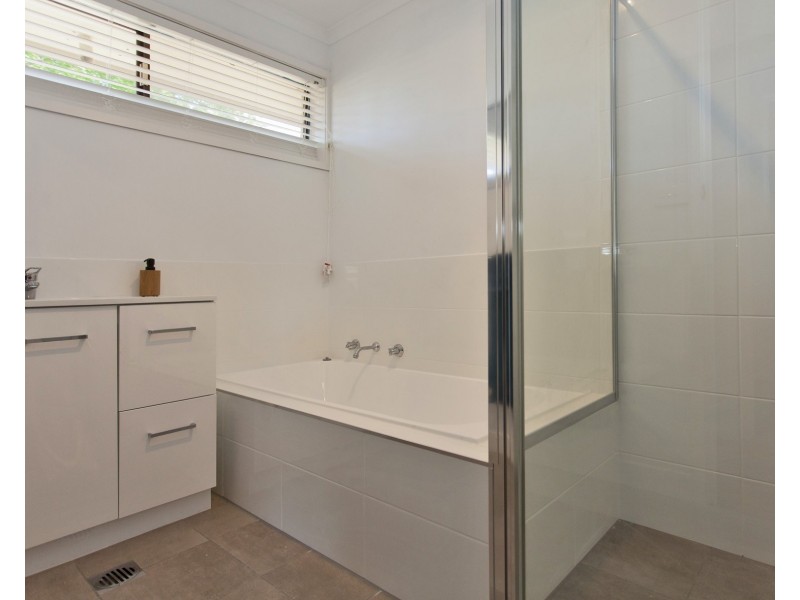 355 Sutherland Street, Lavington NSW 2641