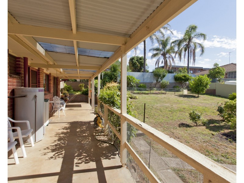 390 Red Hill Court, Lavington NSW 2641