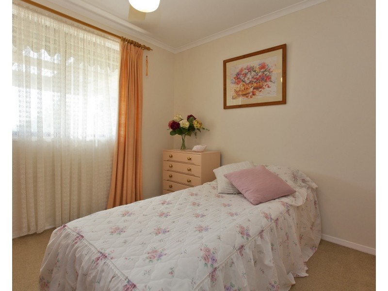 390 Red Hill Court, Lavington NSW 2641