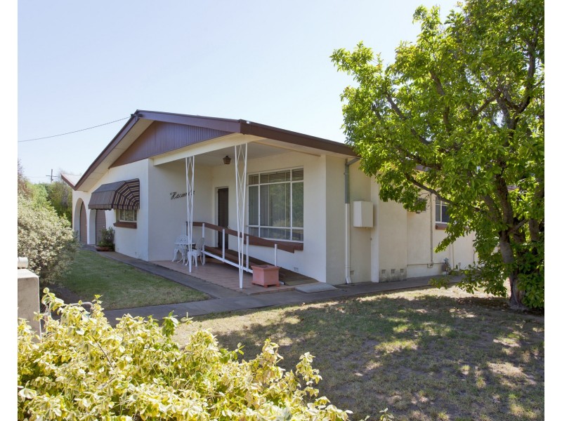 530 Lyne Street, Lavington NSW 2641