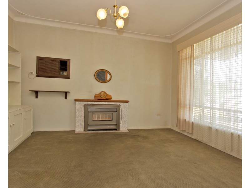 530 Lyne Street, Lavington NSW 2641