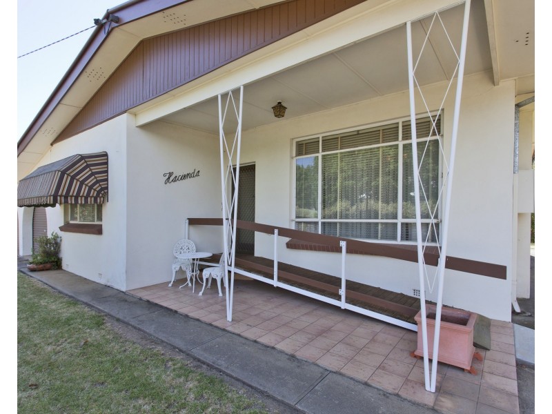 530 Lyne Street, Lavington NSW 2641