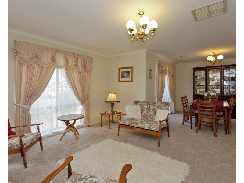 47 Crawshaw Cresent, Glenroy NSW 2640