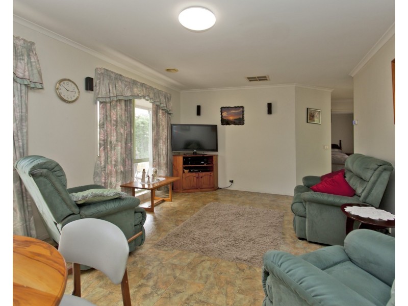 47 Crawshaw Cresent, Glenroy NSW 2640