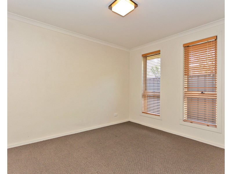 41 Kurrajong Crescent, West Albury NSW 2640