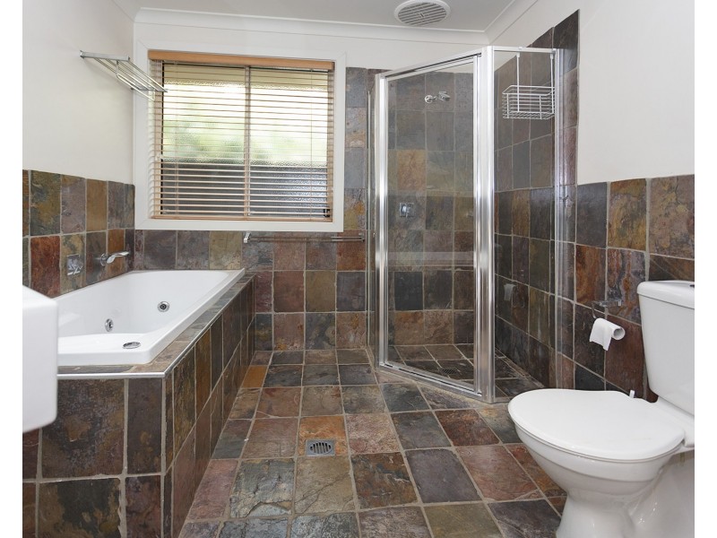 41 Kurrajong Crescent, West Albury NSW 2640