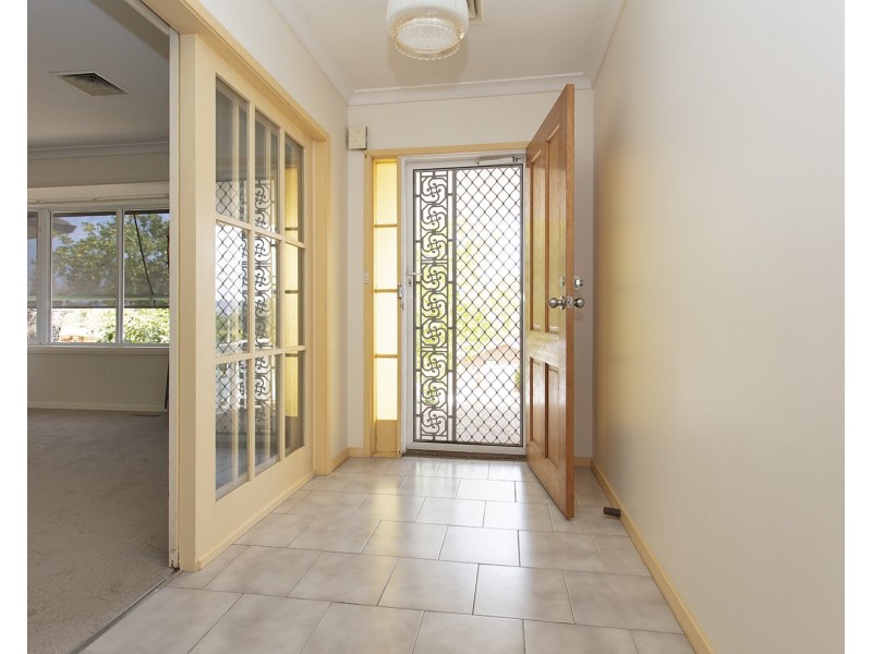 440 Parkview Crescent, Lavington NSW 2641