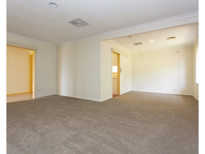 440 Parkview Crescent, Lavington NSW 2641