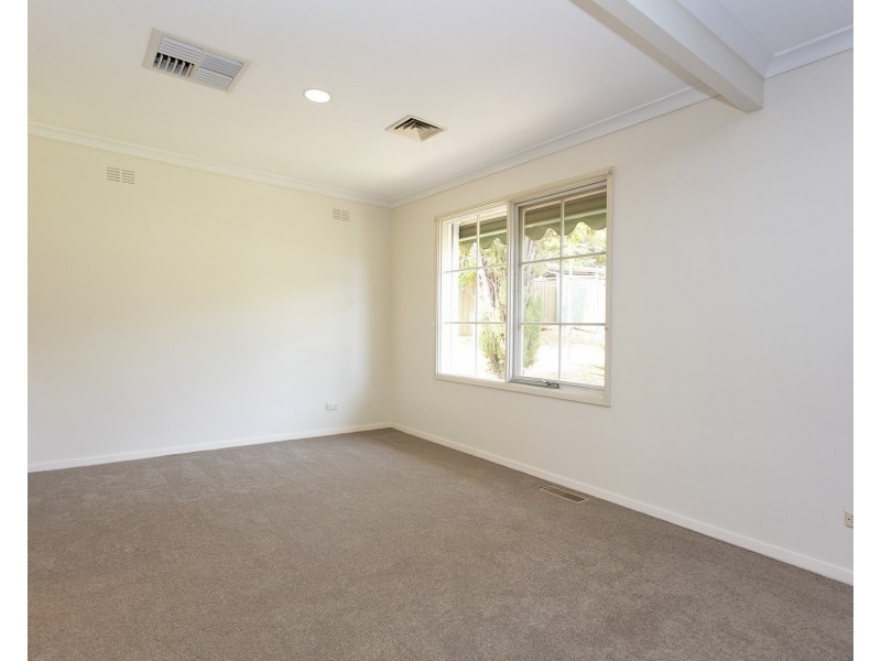 440 Parkview Crescent, Lavington NSW 2641