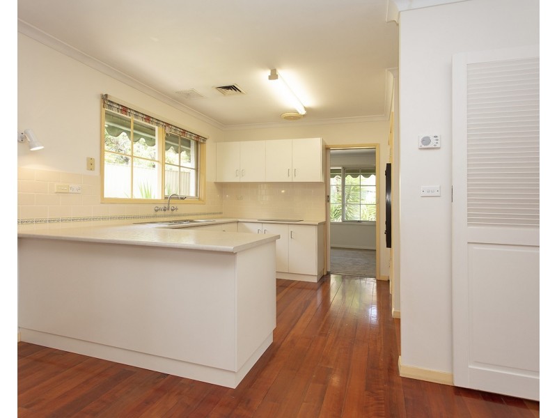 440 Parkview Crescent, Lavington NSW 2641