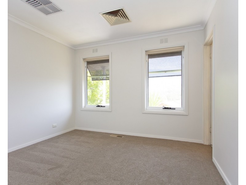 440 Parkview Crescent, Lavington NSW 2641