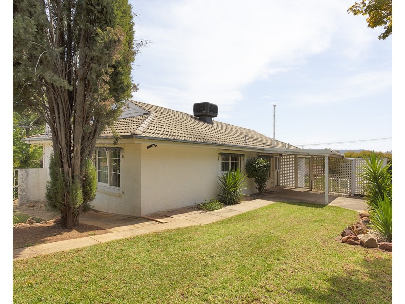 440 Parkview Crescent, Lavington NSW 2641