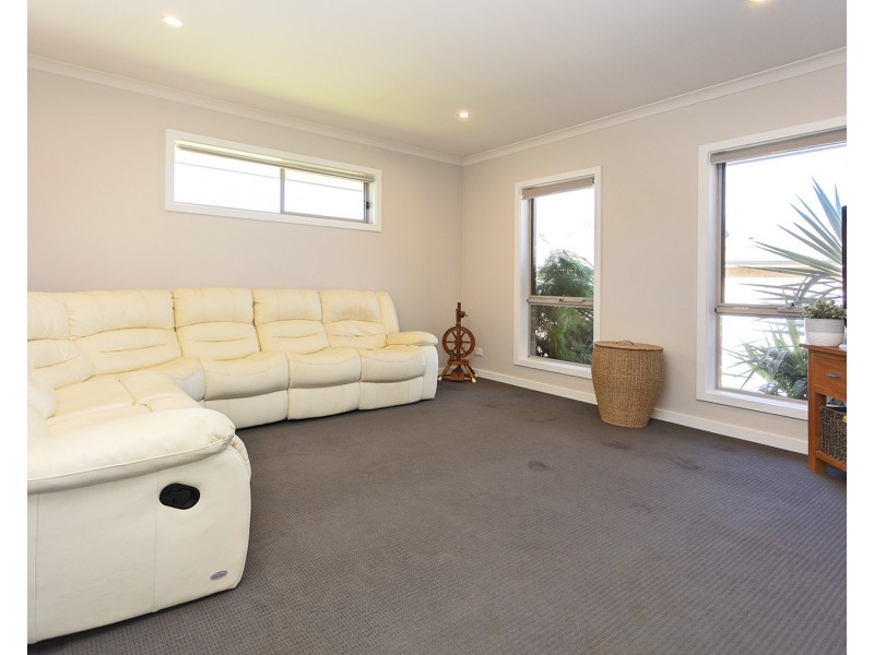 5 Mimosa Court, Thurgoona NSW 2640