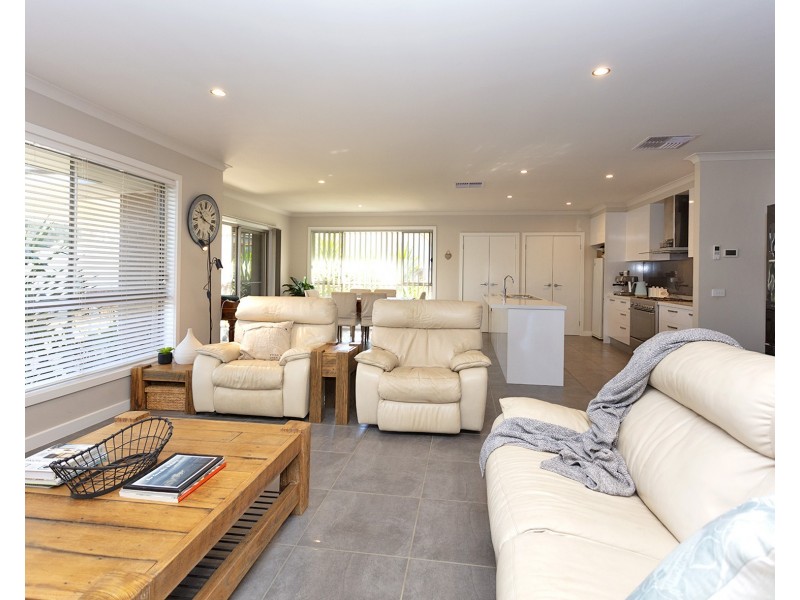 5 Mimosa Court, Thurgoona NSW 2640