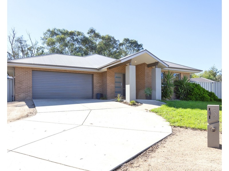 5 Mimosa Court, Thurgoona NSW 2640