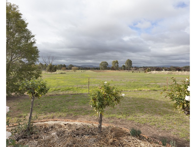 1215 Table Top Road, Table Top NSW 2640