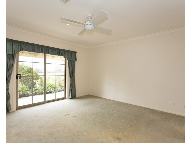 1215 Table Top Road, Table Top NSW 2640