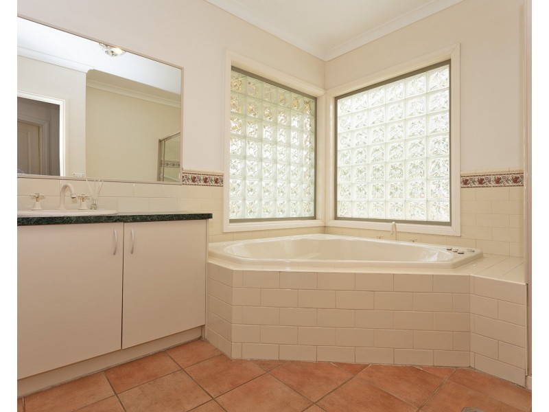 1215 Table Top Road, Table Top NSW 2640