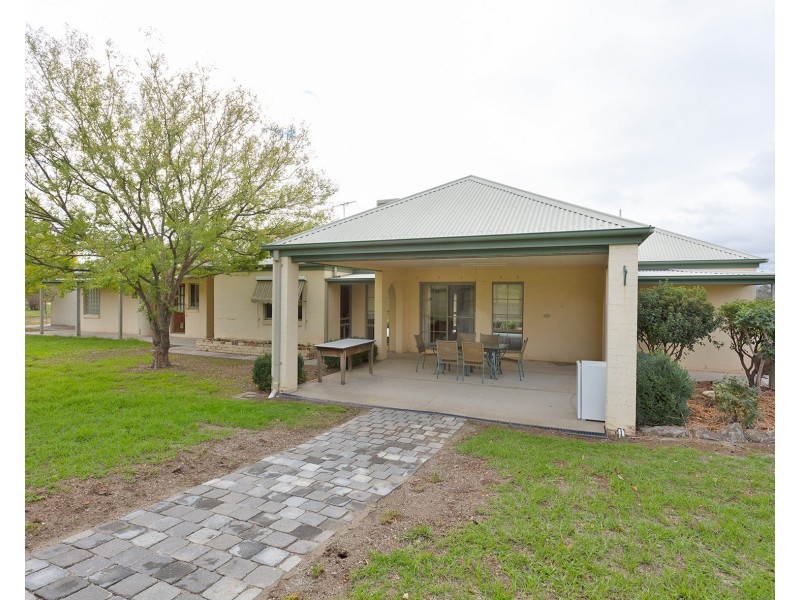 1215 Table Top Road, Table Top NSW 2640